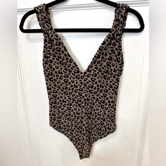 Revolve MAJORELLE leopard bodysuit - Picture 2 of 10